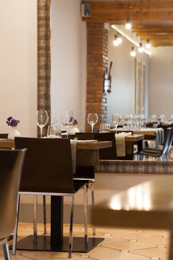 Hostal Restaurant Roma Cubells Exterior foto